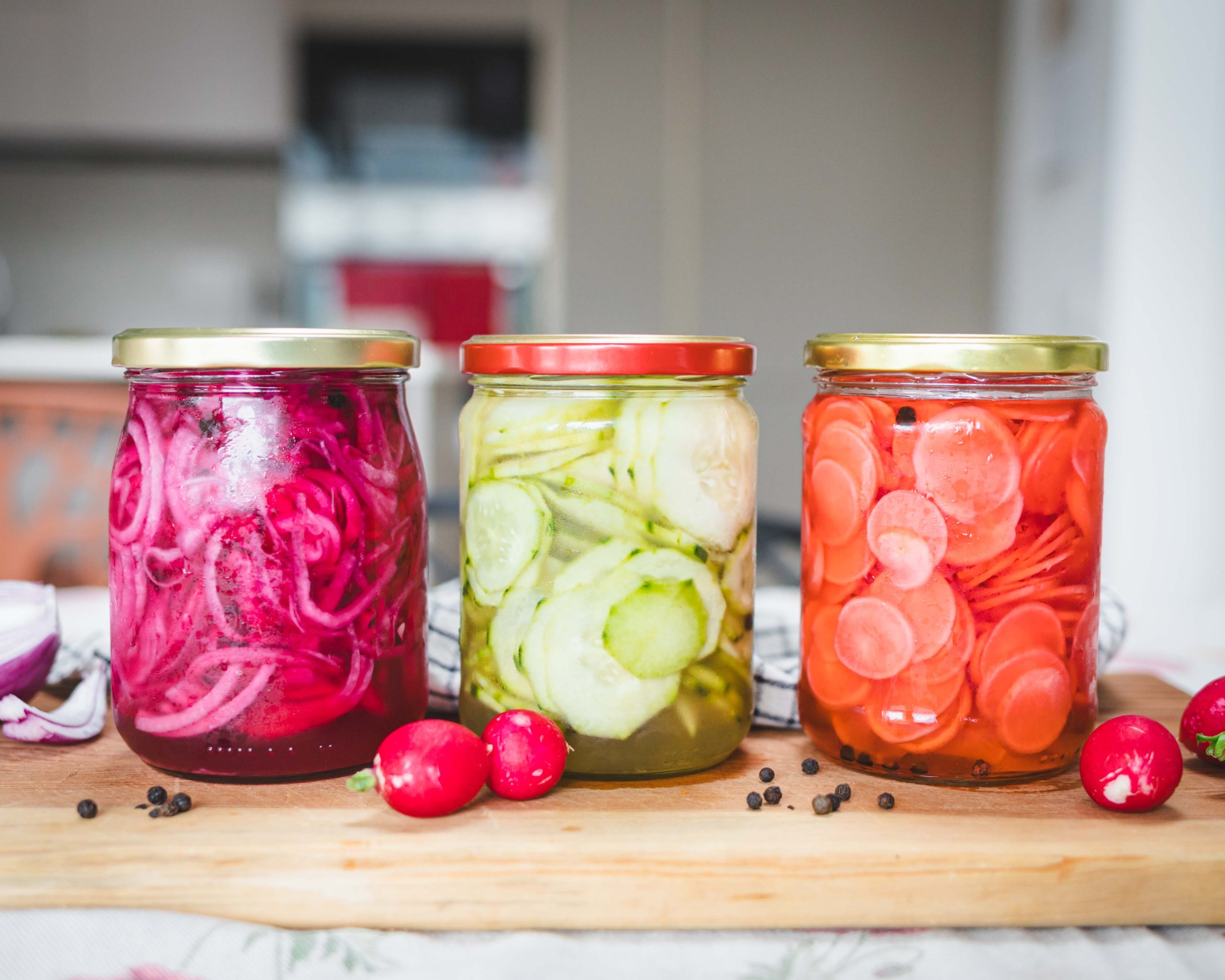 Barattoli di pickles e fermentati vegetali